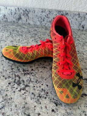 Under Armour HOVR Shakedown Track & Felid Cleats Unisex M 7 W 8.5 Race Shoe